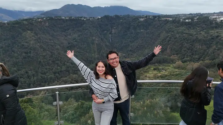 Pareja en el mirador de la Barranca de los Jilgueros