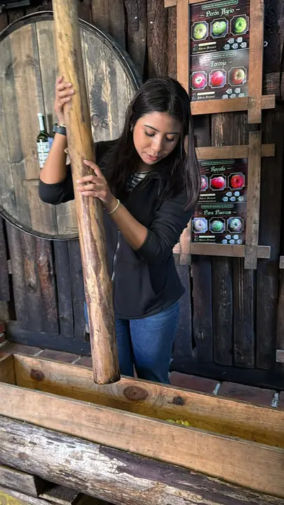 Prensado tradicional de manzana en una sidrería de Zacatlán