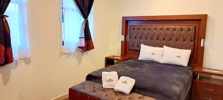 Suite Sencilla con cama Queen